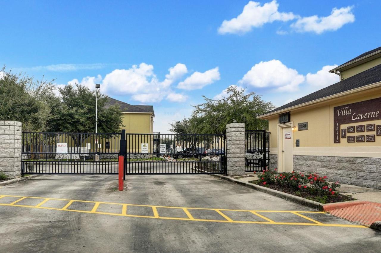 Villa Laverne 3 Bedroom Suite Furnished Condos Houston Exterior photo